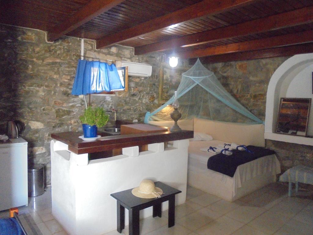 Anatoli Studios Schoinoussa Rom bilde